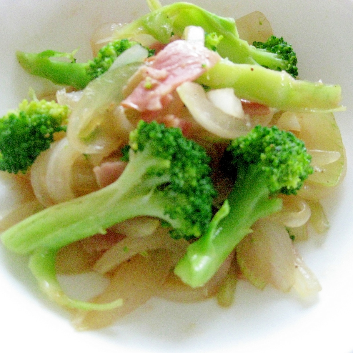 簡単美味しい ブロッコリー 玉ねぎのベーコン炒め レシピ 作り方 By れいちゃっ 楽天レシピ